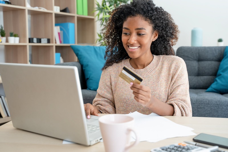 Dicas para economizar em compras online