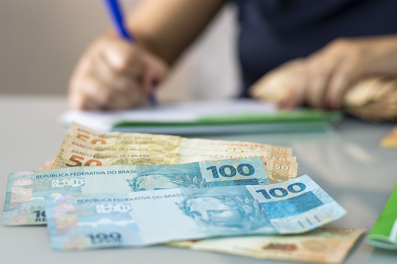 Dicas para juntar 100 mil reais rapidamente