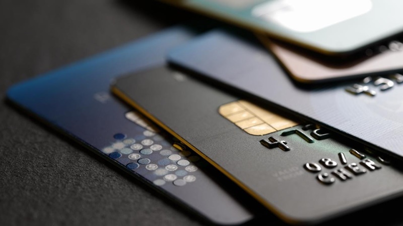 Crédito ou débito: o que é melhor para as minhas finanças?