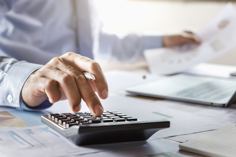 Diferença entre controlar ou não suas finanças pessoais.