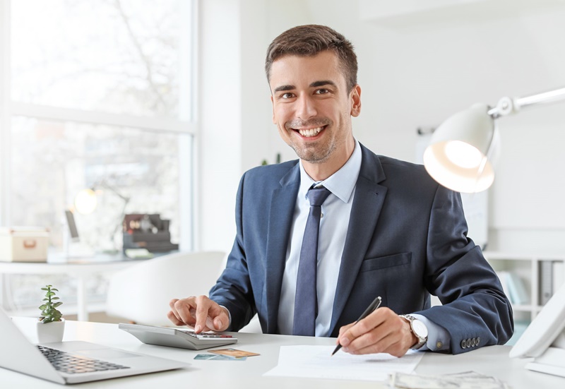 Os benefícios de um gerenciador online de ativos para seus investimentos